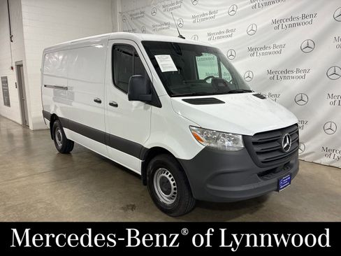 Used 2025 Mercedes-Benz Sprinter 2500 image 1
