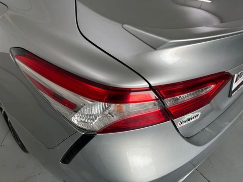 Used 2020 Toyota Camry SE FWD image 41