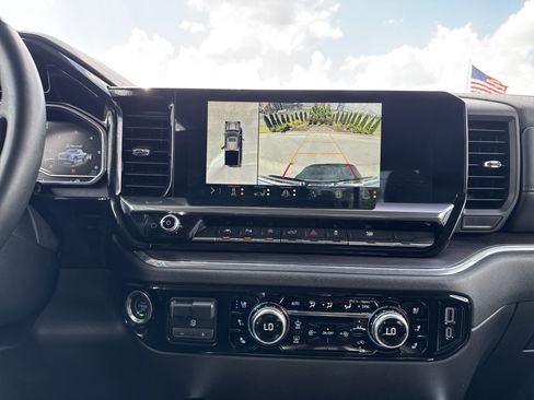 Used 2024 GMC Sierra 1500 SLT w/ SLT Premium Plus Package image 28