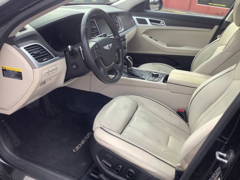 Used 2015 Hyundai Genesis 3.8 w/ Option Group 04 image 10