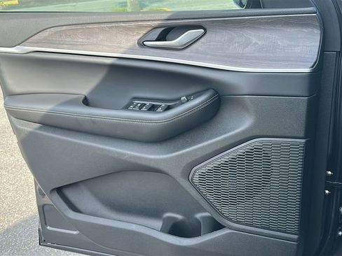 New 2026 Jeep Grand Cherokee Altitude RWD image 11