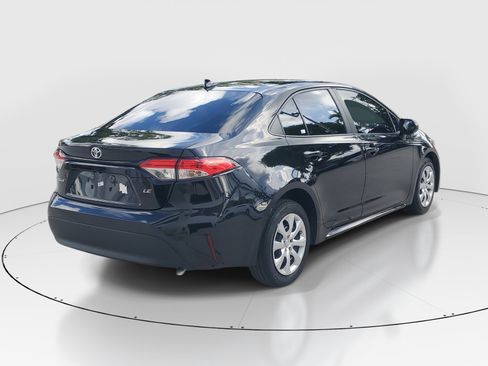 Used 2023 Toyota Corolla LE FWD image 3