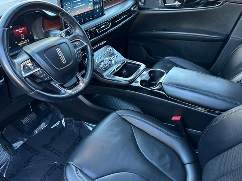 Used 2023 Lincoln Nautilus Reserve w/ Luxury Package image 9