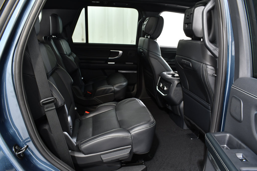 New 2027 Ford Expedition Platinum w/ Stealth Performance Package AWD/4WD image 19