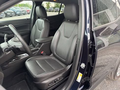 Certified 2021 Buick Encore GX Essence w/ Experience Buick Package AWD/4WD image 13