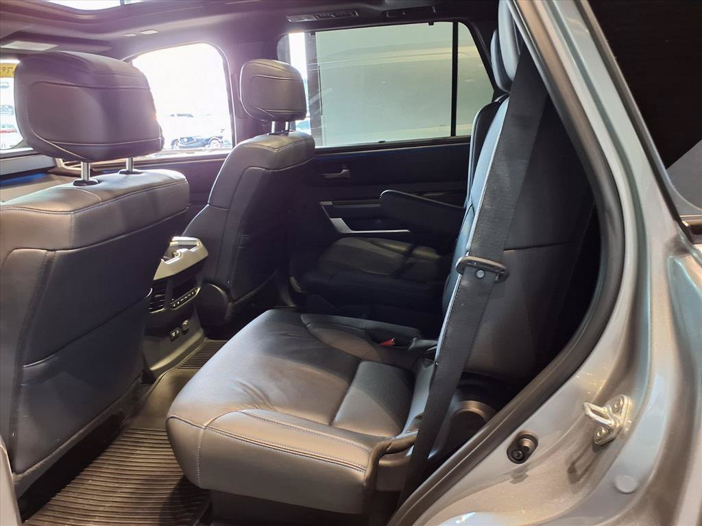Used 2024 Toyota Sequoia Platinum AWD/4WD image 8