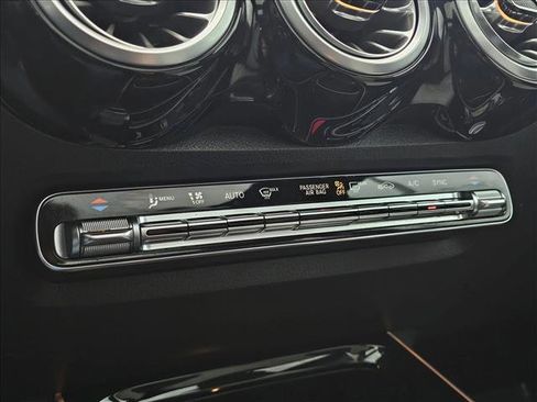 Used 2023 Mercedes-Benz GLB 250 GLB 250 image 26