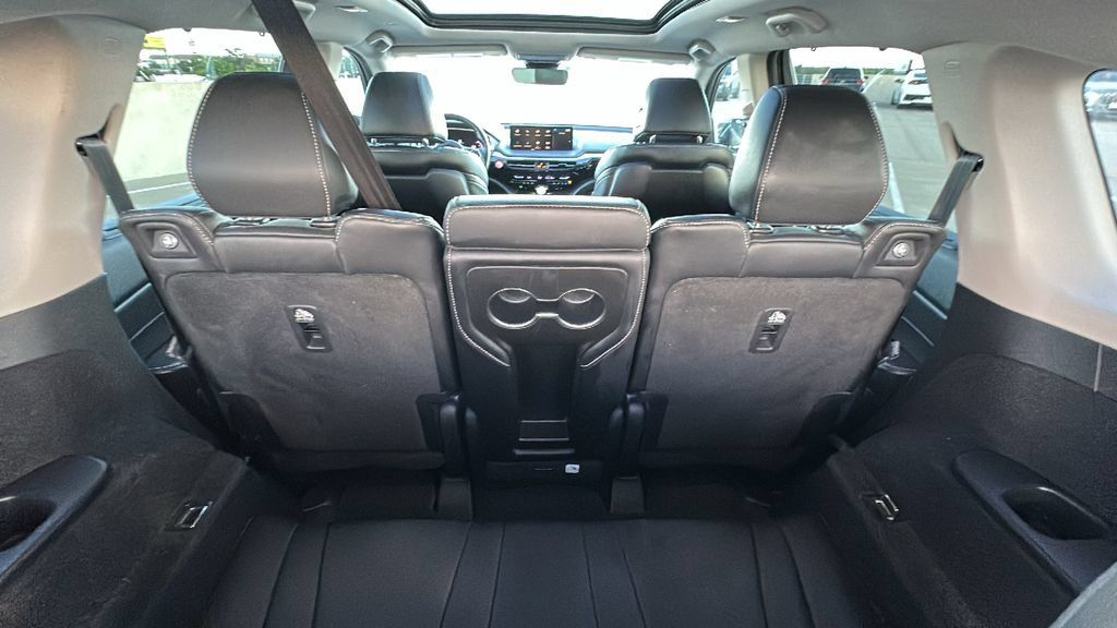 Used 2023 Acura MDX w/ Technology Package AWD/4WD image 35