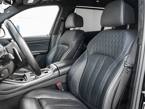 Used 2022 BMW X7 M50i image 18
