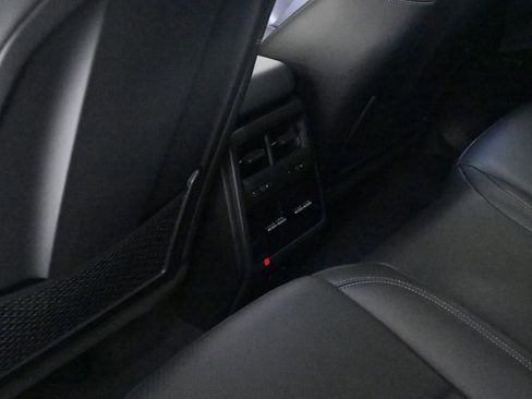 New 2026 Porsche Macan Electric image 20