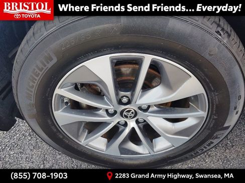 Used 2017 Toyota RAV4 XLE w/ All Weather Liner Package AWD/4WD image 13