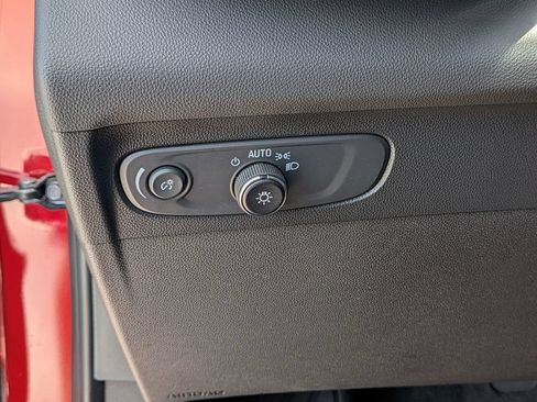 Used 2023 Buick Envision Essence FWD image 19