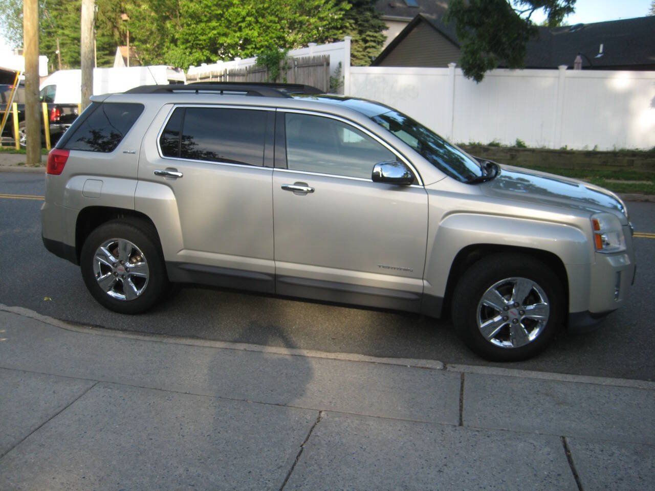 Used 2015 GMC Terrain SLE w/ Chrome Edition AWD/4WD image 4