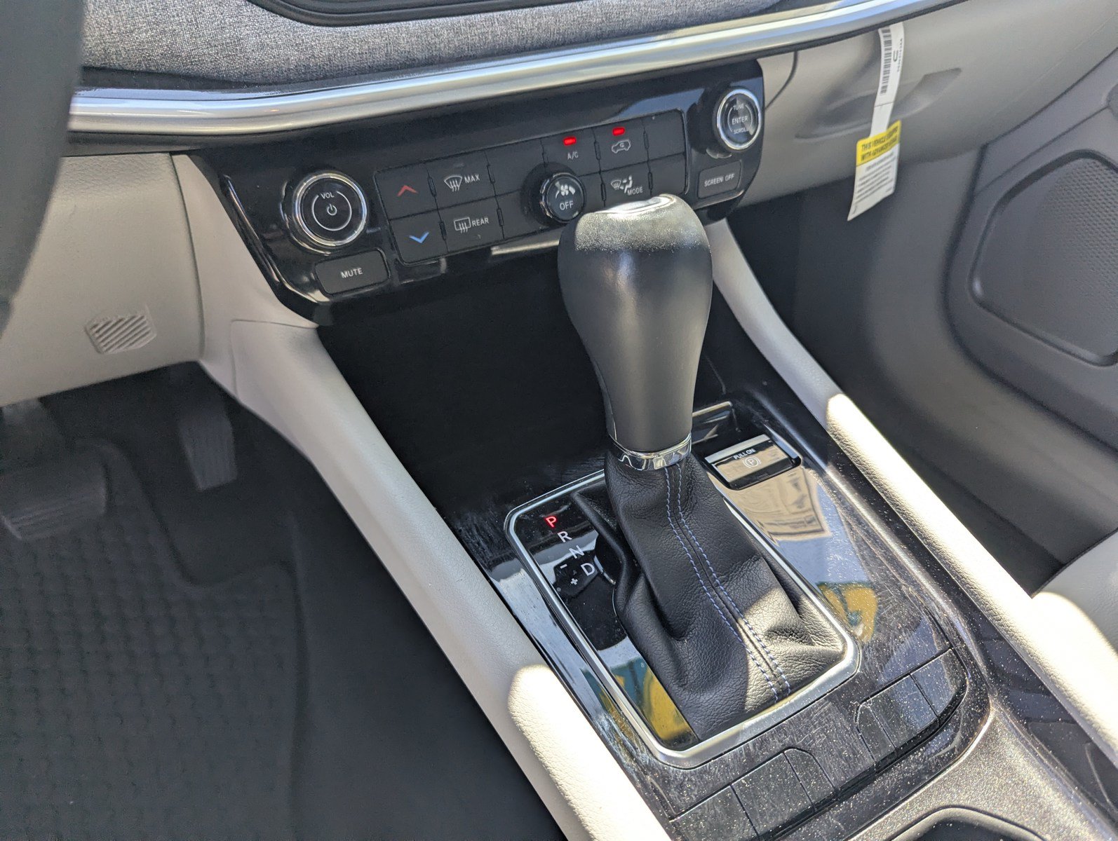 Certified 2022 Jeep Compass Latitude FWD image 11