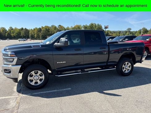 Used 2026 RAM 2500 Big Horn AWD/4WD image 9