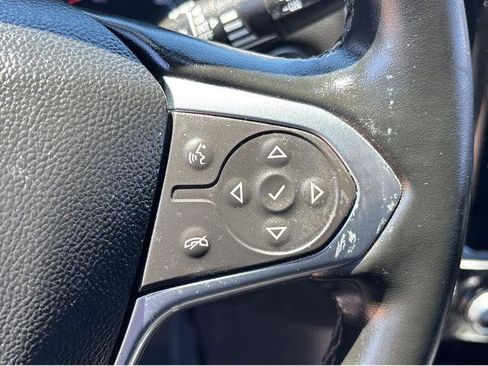 Used 2023 Chevrolet Traverse LT FWD image 21