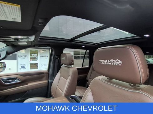 Used 2024 Chevrolet Tahoe High Country AWD/4WD image 19