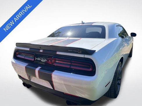 Used 2022 Dodge Challenger R/T Scat Pack RWD image 4