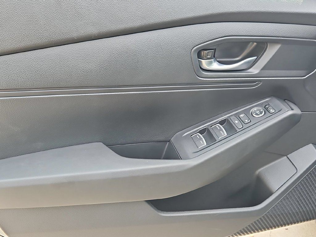 Used 2025 Honda Accord LX image 11