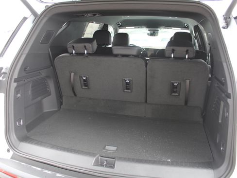 New 2026 Chevrolet Traverse LT w/ Midnight/Sport Edition image 18