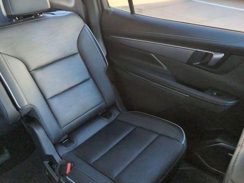Used 2025 Buick Enclave Sport Touring AWD/4WD image 14
