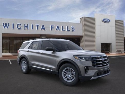 New 2025 Ford Explorer Active w/ Active Comfort Package image 7