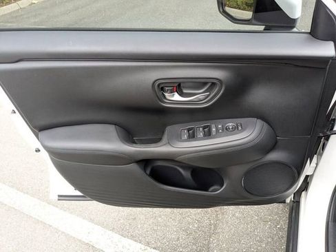 Certified 2024 Honda HR-V LX image 27