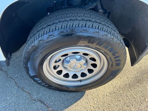 Used 2023 Chevrolet Colorado W/T image 32