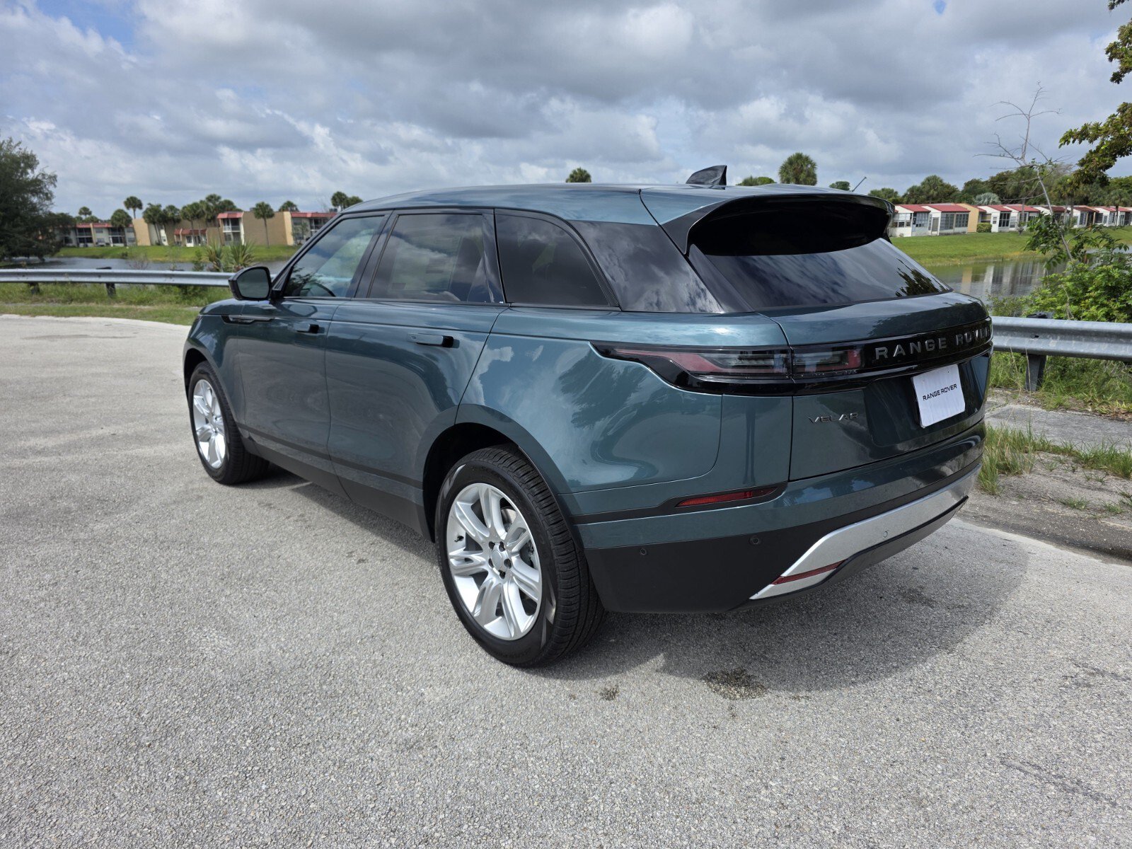 Used 2026 Land Rover Range Rover Velar S AWD/4WD image 2