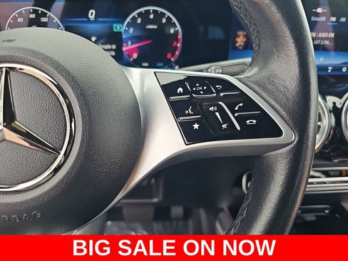 Used 2025 Mercedes-Benz GLB 250 image 18