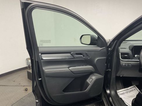 Used 2025 GMC Terrain Elevation w/ Elevation Premium Package AWD/4WD image 9