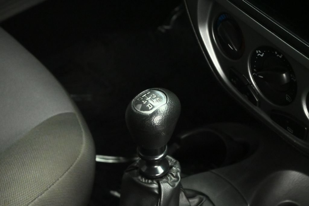 Used 2007 Ford Focus S FWD image 38