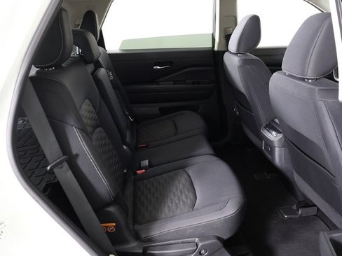 Used 2022 Nissan Pathfinder SV AWD/4WD image 34
