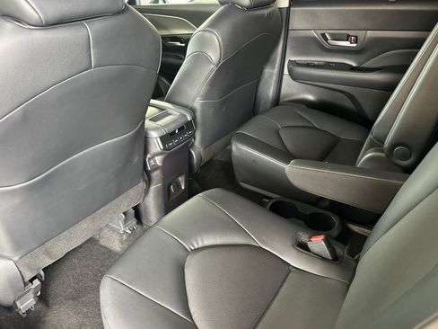 Certified 2024 Toyota Grand Highlander XLE image 15