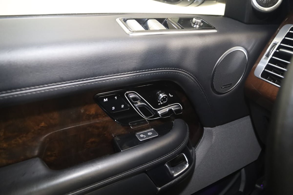 Used 2018 Land Rover Range Rover Supercharged AWD/4WD image 29