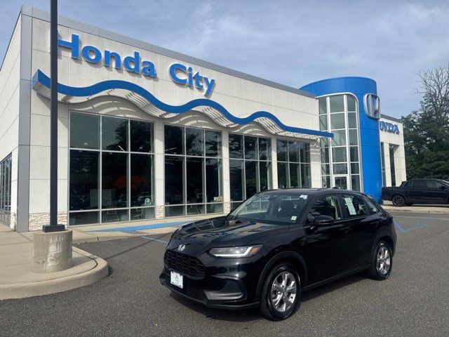 Used 2023 Honda HR-V LX image 2