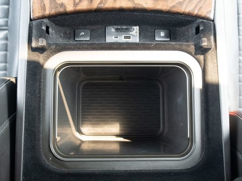 Used 2022 Cadillac Escalade Sport Platinum AWD/4WD image 9
