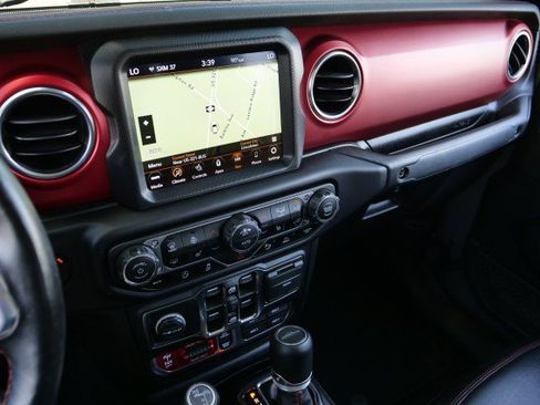 Used 2021 Jeep Gladiator Rubicon AWD/4WD image 17