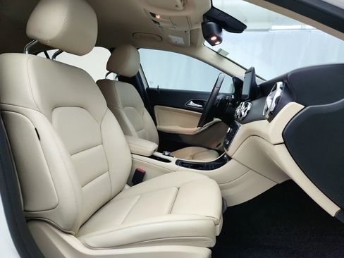 Used 2018 Mercedes-Benz GLA 250 image 23