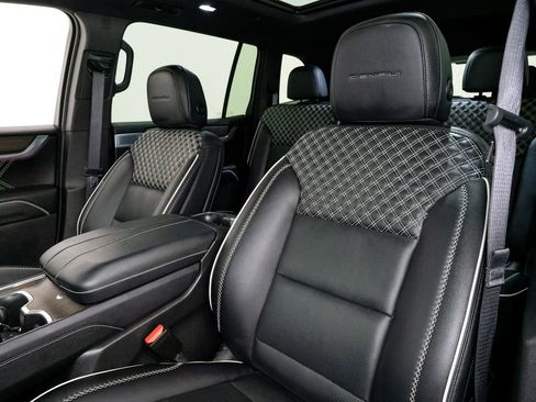 Used 2024 GMC Acadia Denali w/ Super Cruise Package image 11