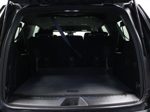 Used 2024 GMC Yukon XL SLE image 15