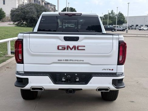 Used 2024 GMC Sierra 1500 AT4 w/ Technology Package AWD/4WD image 5