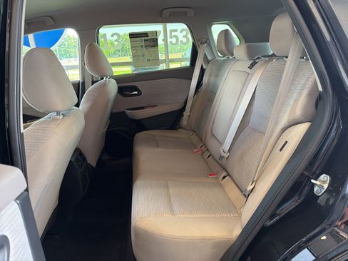 Used 2023 Nissan Rogue SV AWD/4WD image 12