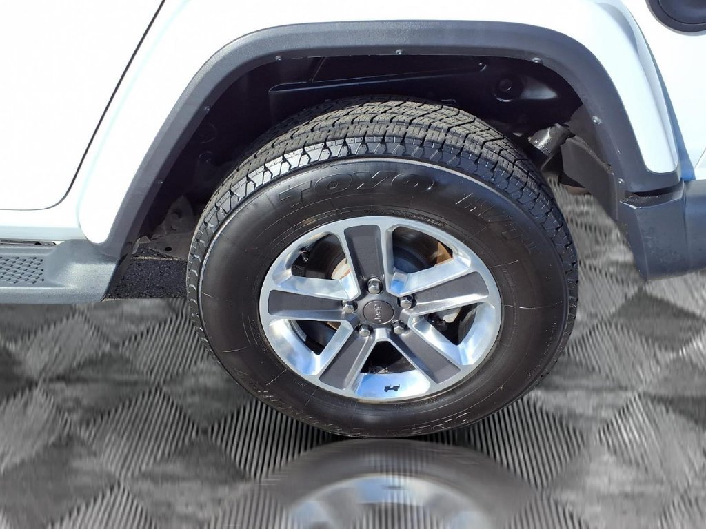 Used 2018 Jeep Wrangler Unlimited Sahara AWD/4WD image 23