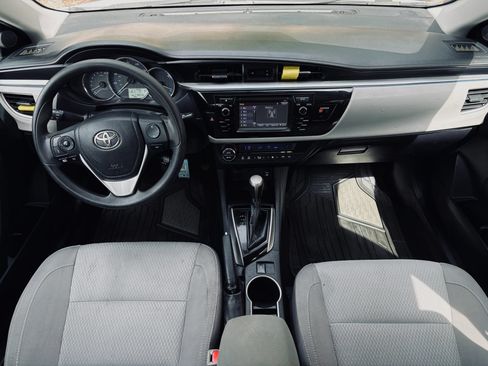 Used 2016 Toyota Corolla LE FWD image 2