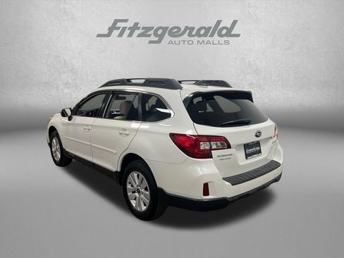 Used 2017 Subaru Outback 2.5i Premium AWD/4WD image 3