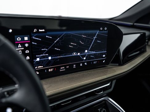 Certified 2025 Audi Q5 Premium w/ Convenience Package image 12