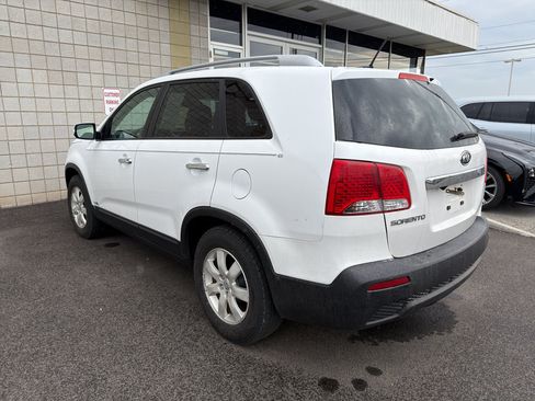 Used 2013 Kia Sorento LX w/ Convenience Pkg AWD/4WD image 3