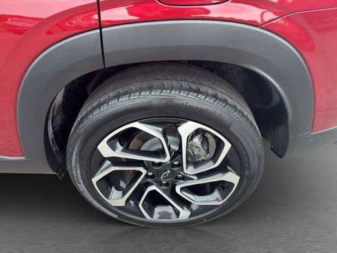 Used 2025 Chevrolet Trax RS w/ Sunroof Package FWD image 11