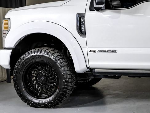 Used 2022 Ford F250 Platinum w/ FX4 Off-Road Package AWD/4WD image 13